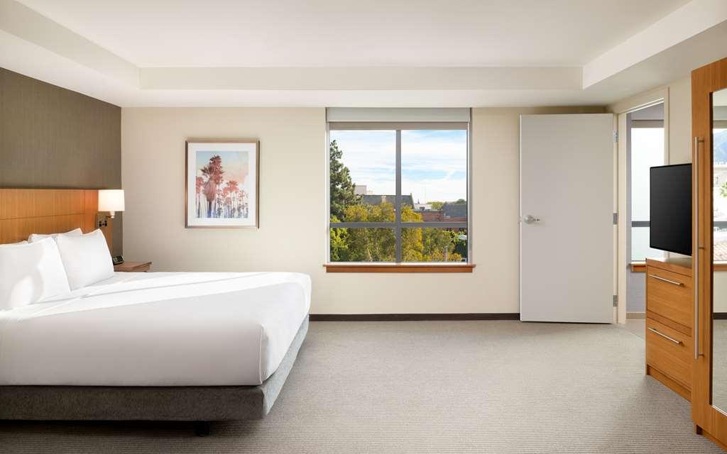 Hyatt Place Pasadena Room photo
